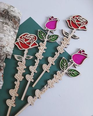 Dřevěné kytičky PRO PANÍ UČITELKY 🌹🌷 #drevo #kvetiny #gravir #gravirovani #ruze #tulipan #darek